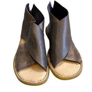 Born Iwa Sandal Womens Size 6 Dark Brown Leather Open Toe Flats Gladiator Shoe